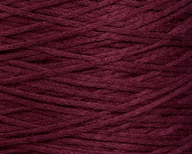 Art. Rubino Royal – Kettchengarn Merinowolle, Seide col. Burgundy 330 m / 100 g | Zimpfer Wolle Selezione